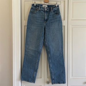 Abercrombie Ultra High-Rise 90s Straight Leg Jean